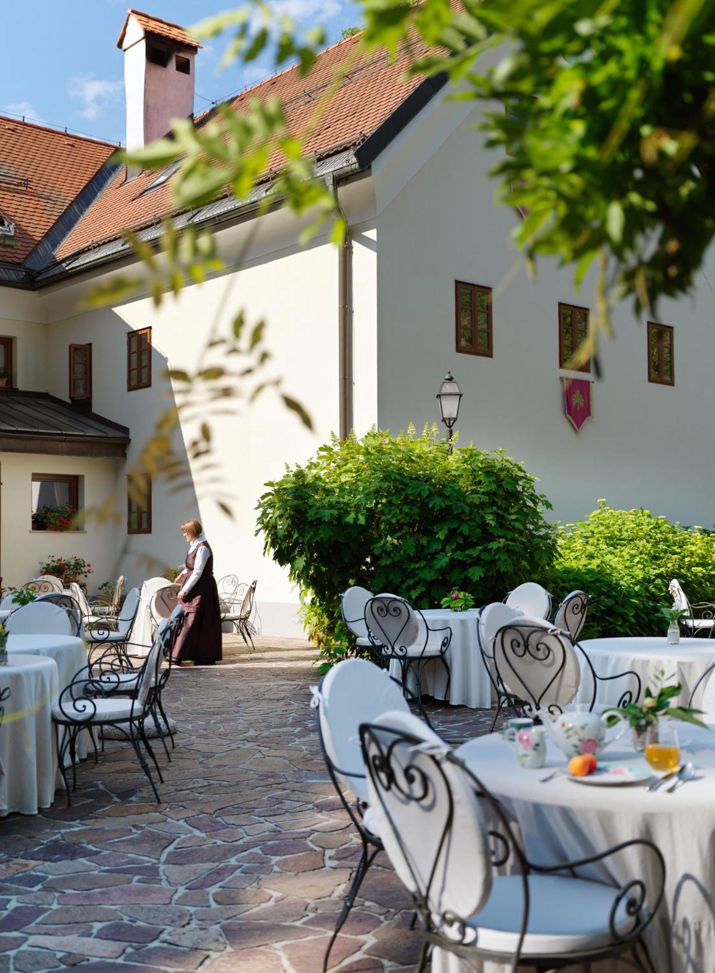 Kendov Dvorec Spodnja Idrija Exterior photo